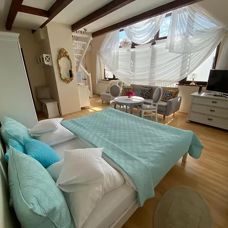 Cafe Duo Bed & Breakfast *